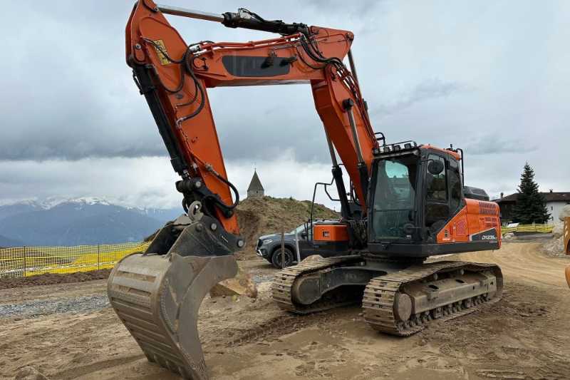 OmecoHub - Immagine DOOSAN DX235NLC-5